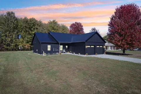 158 Black Hawk Dr, Sardinia, OH 45171