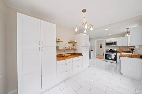 6773 Siebern Ave, Silverton, OH 45236 photo 12