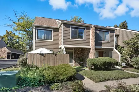 9926 Timbers Dr, Blue Ash, OH 45242