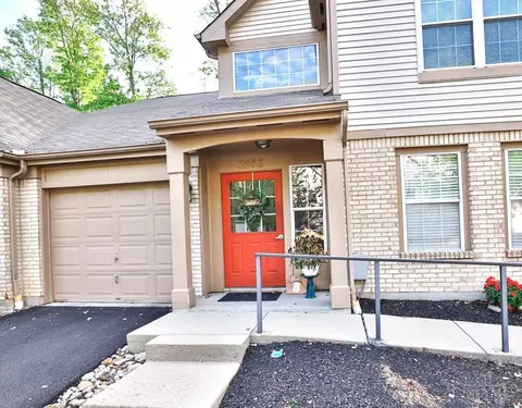 Exterior - 3986 Maplefield Ct, Cincinnati, OH 45255 photo 4 of 18