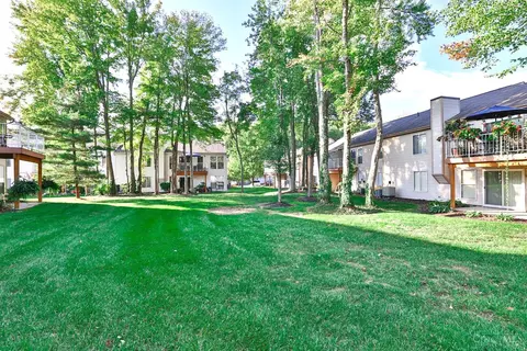 Exterior - 3986 Maplefield Ct, Cincinnati, OH 45255 photo 7 of 18