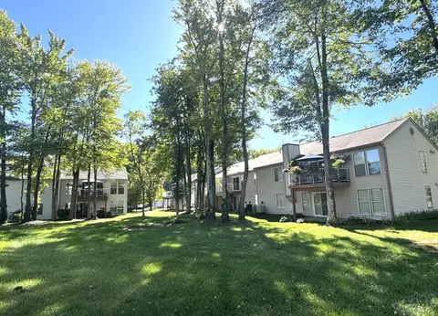 Exterior - 3986 Maplefield Ct, Cincinnati, OH 45255 photo 8 of 18