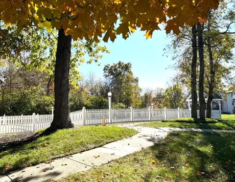 Exterior - 3986 Maplefield Ct, Cincinnati, OH 45255 photo 15 of 18