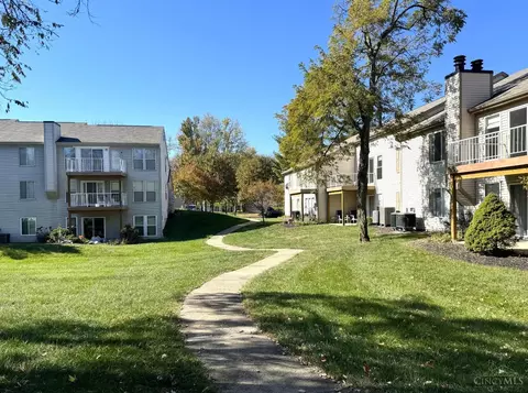 Exterior - 3986 Maplefield Ct, Cincinnati, OH 45255 photo 17 of 18