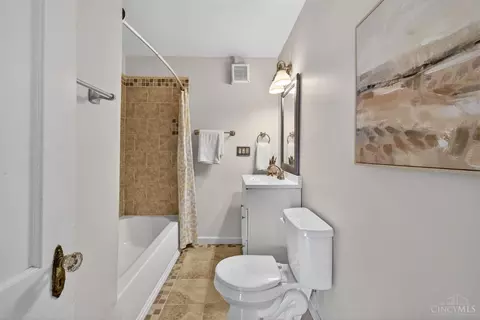 Bath - 1763 Springdale Rd, Cincinnati, OH 45231 photo 1 of 2