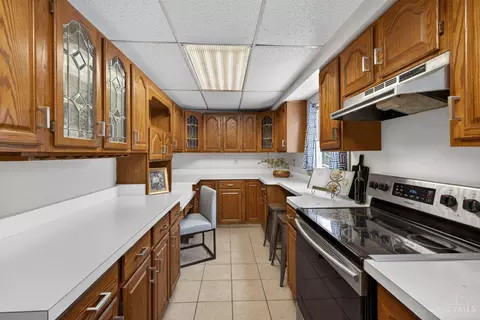 Kitchen - 1763 Springdale Rd, Cincinnati, OH 45231 photo 1 of 2
