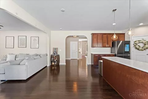Entry Way - 2014 Faith St, Cincinnati, OH 45237 photo 4 of 8