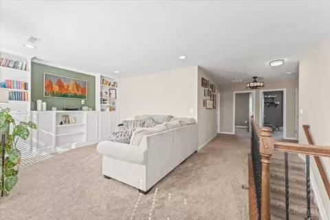 Entry Way - 2014 Faith St, Cincinnati, OH 45237 photo 7 of 8