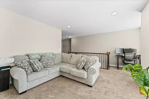 Entry Way - 2014 Faith St, Cincinnati, OH 45237 photo 8 of 8