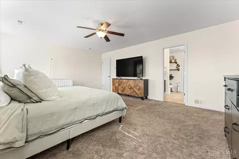 Bedroom - 2014 Faith St, Cincinnati, OH 45237 photo 3 of 7