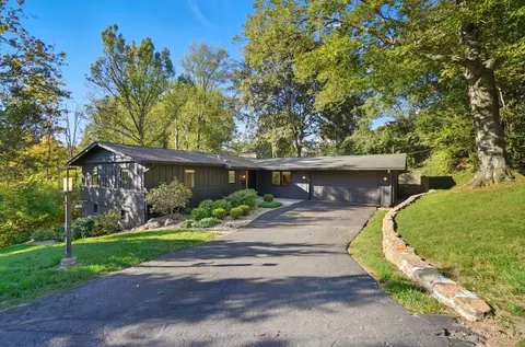 3525 Deepwoods Ln, Cincinnati, OH 45208