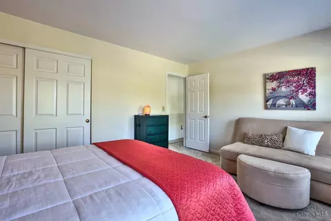 Bedroom - 3810 Arbor Ln, Cincinnati, OH 45255 photo 6 of 6