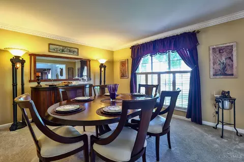 Dining - 3810 Arbor Ln, Cincinnati, OH 45255 photo 2 of 4