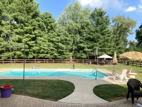 Exterior - 3810 Arbor Ln, Cincinnati, OH 45255 photo 18 of 18