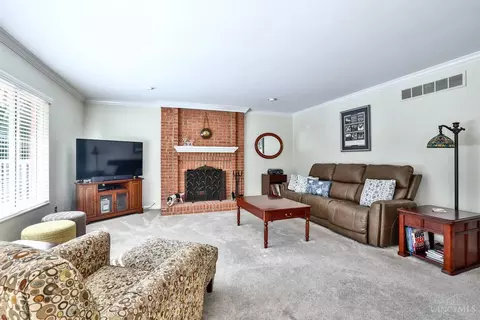 Living - 3810 Arbor Ln, Cincinnati, OH 45255 photo 1 of 4