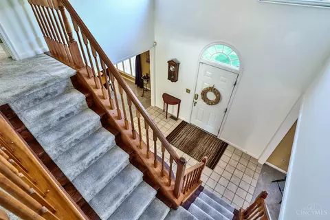 Entry Way - 3810 Arbor Ln, Cincinnati, OH 45255 photo 2 of 3