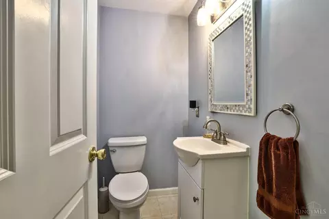 Bath - 3810 Arbor Ln, Cincinnati, OH 45255 photo 5 of 6