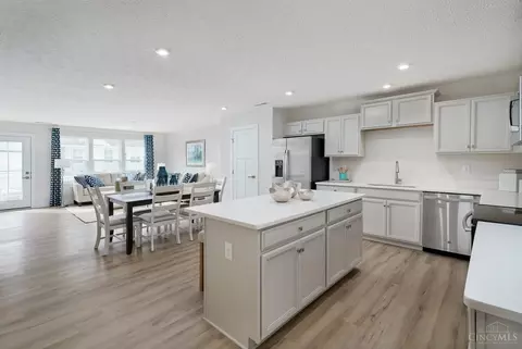 Kitchen - 1248 Cavanaugh Ln, Harrison, OH 45030 photo 6 of 12