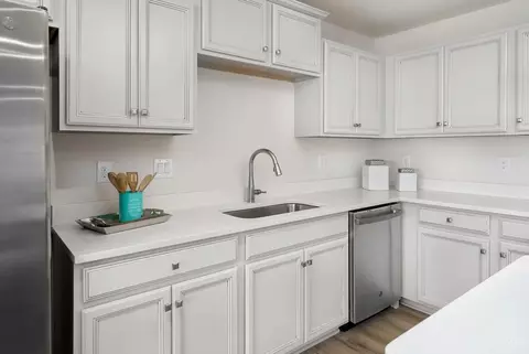 Kitchen - 1248 Cavanaugh Ln, Harrison, OH 45030 photo 5 of 12