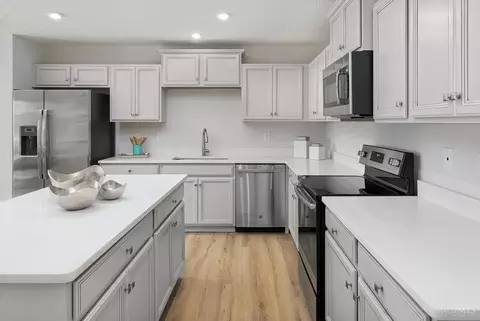 Kitchen - 1248 Cavanaugh Ln, Harrison, OH 45030 photo 4 of 12