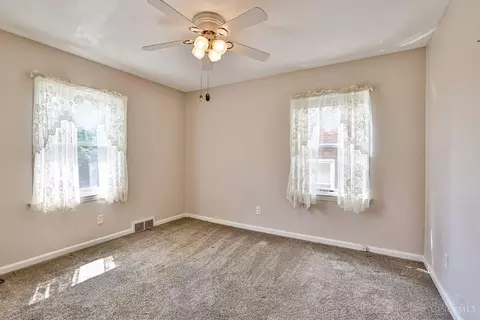 Bedroom - 8609 Wicklow Ave, Cincinnati, OH 45236 photo 5 of 8