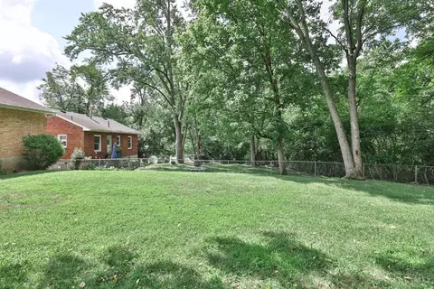 Exterior - 8609 Wicklow Ave, Cincinnati, OH 45236 photo 8 of 11