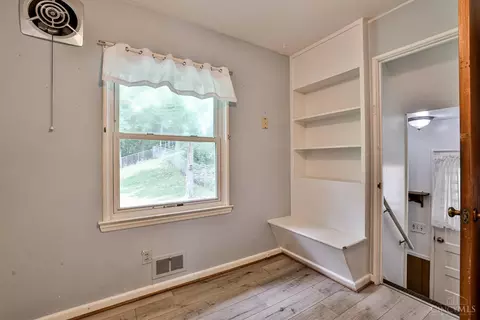 Bedroom - 8609 Wicklow Ave, Cincinnati, OH 45236 photo 1 of 8