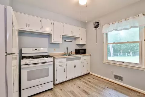 Kitchen - 8609 Wicklow Ave, Cincinnati, OH 45236 photo 1 of 2