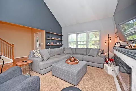 Living - 4771 Klatte Rd, Cincinnati, OH 45244 photo 5 of 8