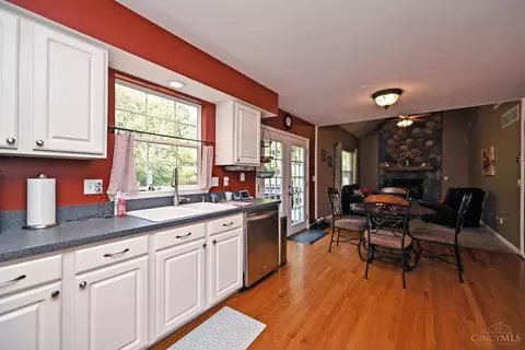 Kitchen - 4771 Klatte Rd, Cincinnati, OH 45244 photo 3 of 4