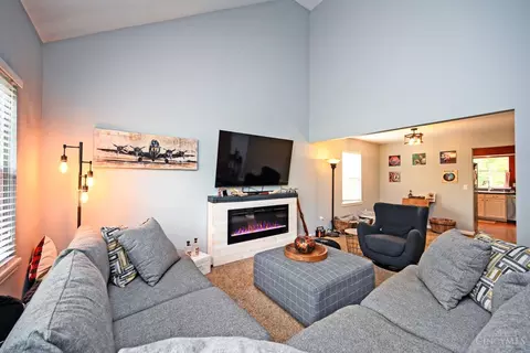 Living - 4771 Klatte Rd, Cincinnati, OH 45244 photo 2 of 8