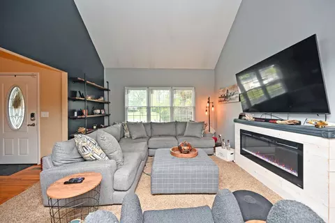 Living - 4771 Klatte Rd, Cincinnati, OH 45244 photo 3 of 8