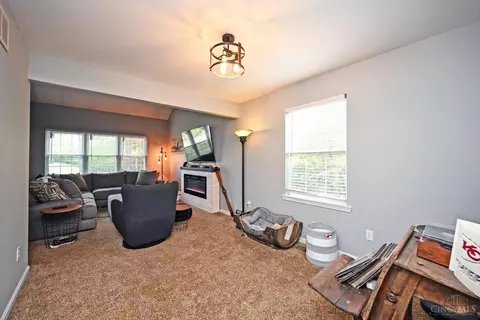 Living - 4771 Klatte Rd, Cincinnati, OH 45244 photo 6 of 8