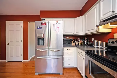 Kitchen - 4771 Klatte Rd, Cincinnati, OH 45244 photo 4 of 4