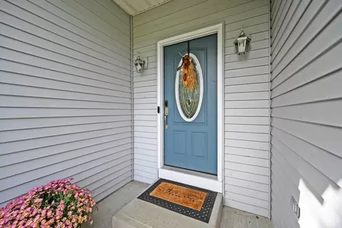 Entry Way - 4771 Klatte Rd, Cincinnati, OH 45244 photo 1 of 3