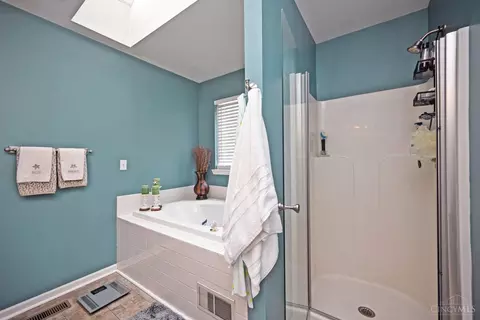 Bath - 4771 Klatte Rd, Cincinnati, OH 45244 photo 4 of 5