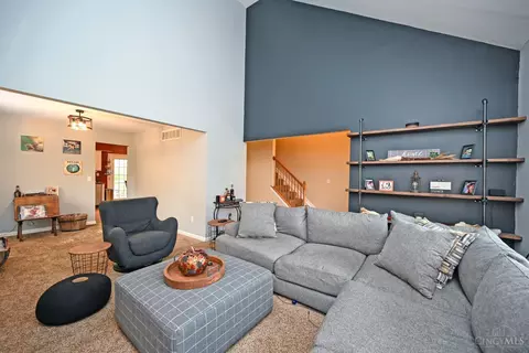 Living - 4771 Klatte Rd, Cincinnati, OH 45244 photo 4 of 8