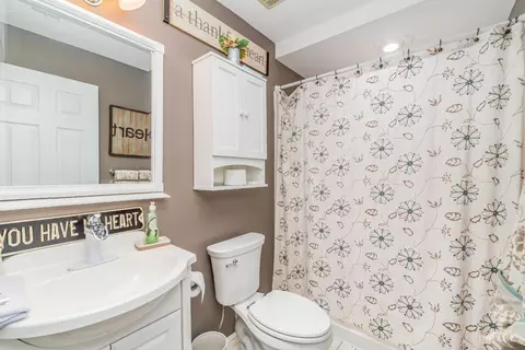 Bath - 532 Hopper View Blf, Cincinnati, OH 45255 photo 5 of 5