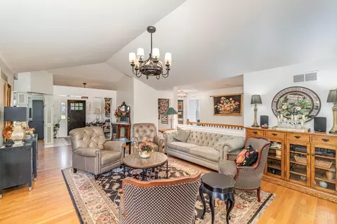 Living - 532 Hopper View Blf, Cincinnati, OH 45255 photo 2 of 4