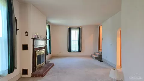 Living - 401 Wright St, Blanchester, OH 45107 photo 6 of 8