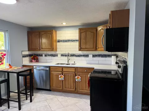 Kitchen - 1863 Kemper Rd, Forest Park, OH 45240 photo 3 of 4