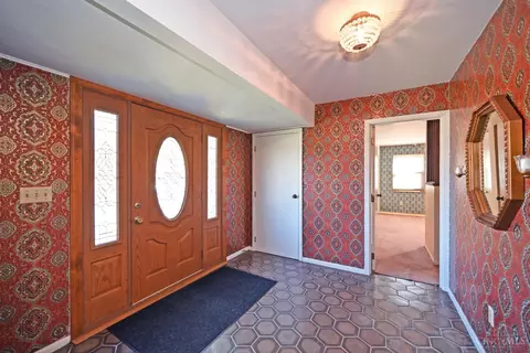 1136 Inner Circle Dr, Forest Park, OH 45240 photo 4