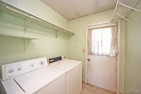 1136 Inner Circle Dr, Forest Park, OH 45240 photo 17
