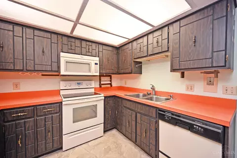1136 Inner Circle Dr, Forest Park, OH 45240 photo 15