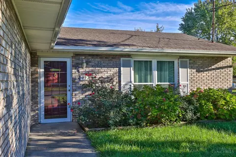 22 Meadowview Ct, Fairfield, OH 45014