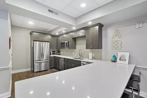 Kitchen - 30 Central Pkwy, Cincinnati, OH 45202 photo 5 of 5