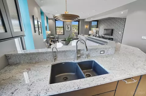Kitchen - 30 Central Pkwy, Cincinnati, OH 45202 photo 4 of 5