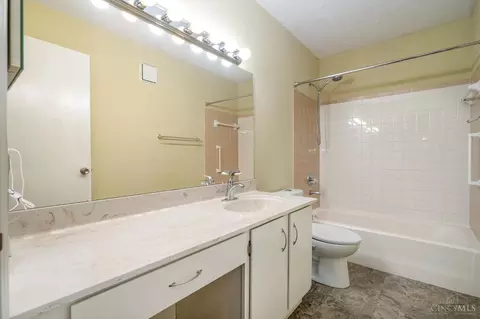 Bath - 7965 Timberbreak Dr, Cincinnati, OH 45249 photo 1 of 2