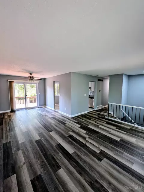 Living - 962 Harrogate Ct, Forest Park, OH 45240 photo 1 of 4