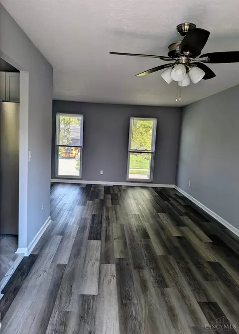 Living - 962 Harrogate Ct, Forest Park, OH 45240 photo 2 of 4
